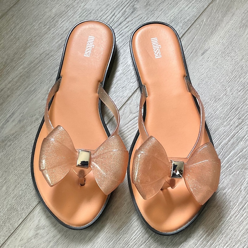 MELISSA Slim Flip Flop Water Resistant Bow Beige Glitter/Black Size 10 NWOT